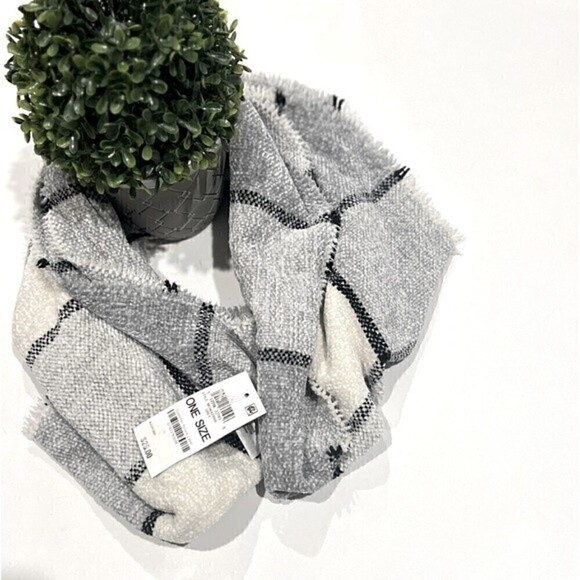 Charter Club Woven Chenille Loop Scarf, Brand New with tags❤️ - Picture 3 of 3